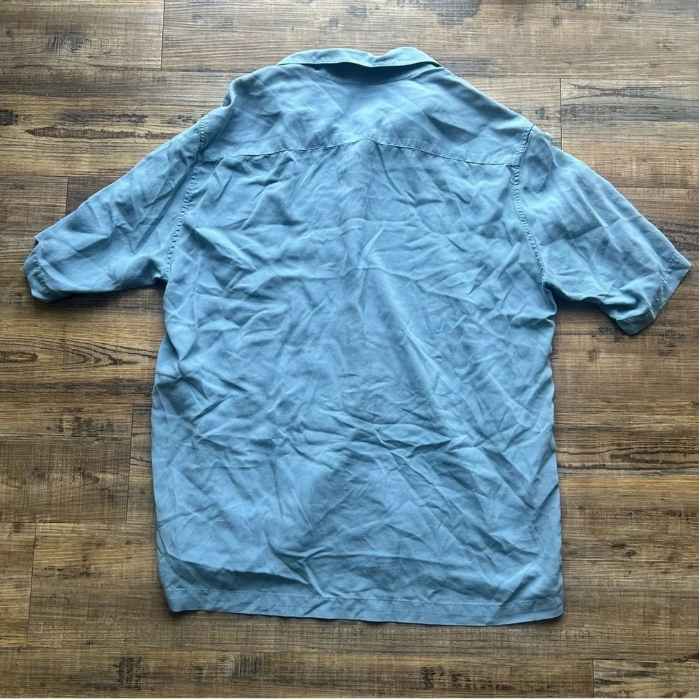 Casual Short-Sleeve Button-Down Shirt in Light Blue